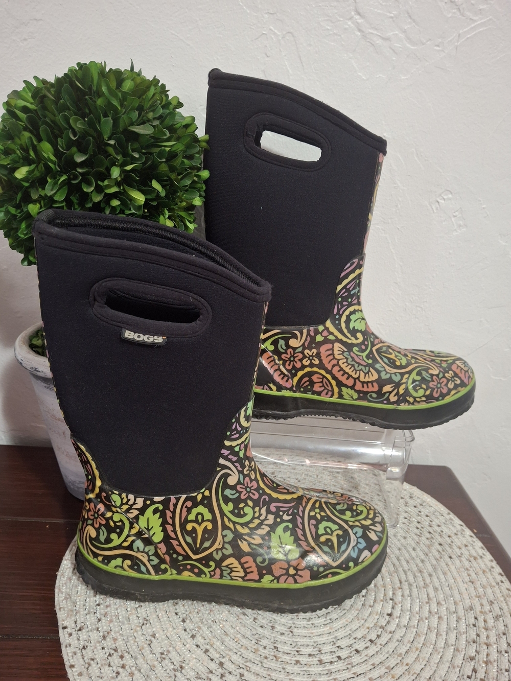 Bogs Kids Tuscany Waterproof Rain/Snow Boots Size 5.